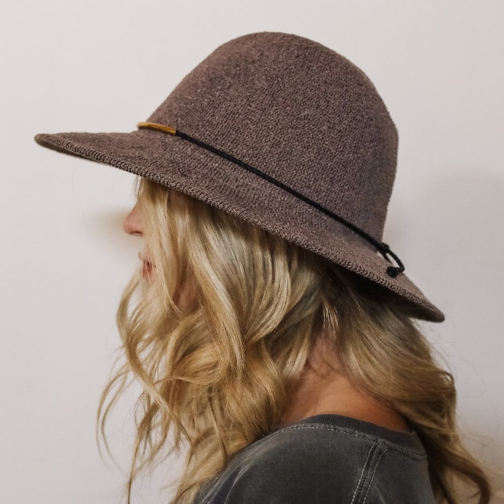 gray/brown hat